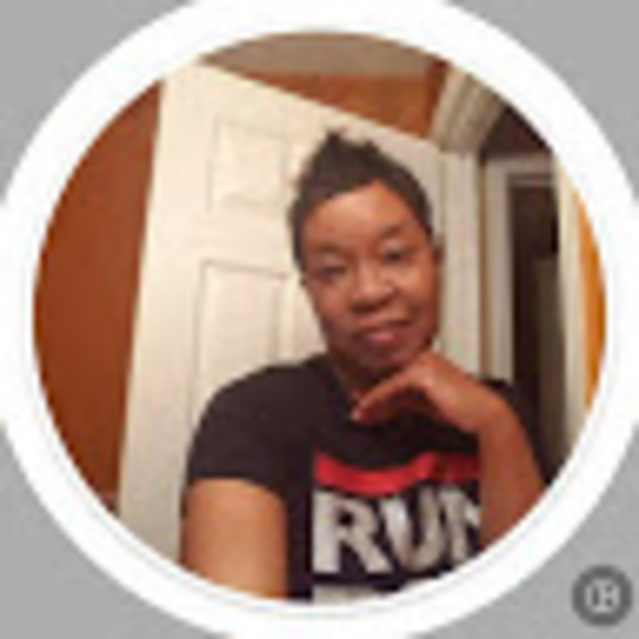 Meet your Posher, Tracy - Picture 1 of 1